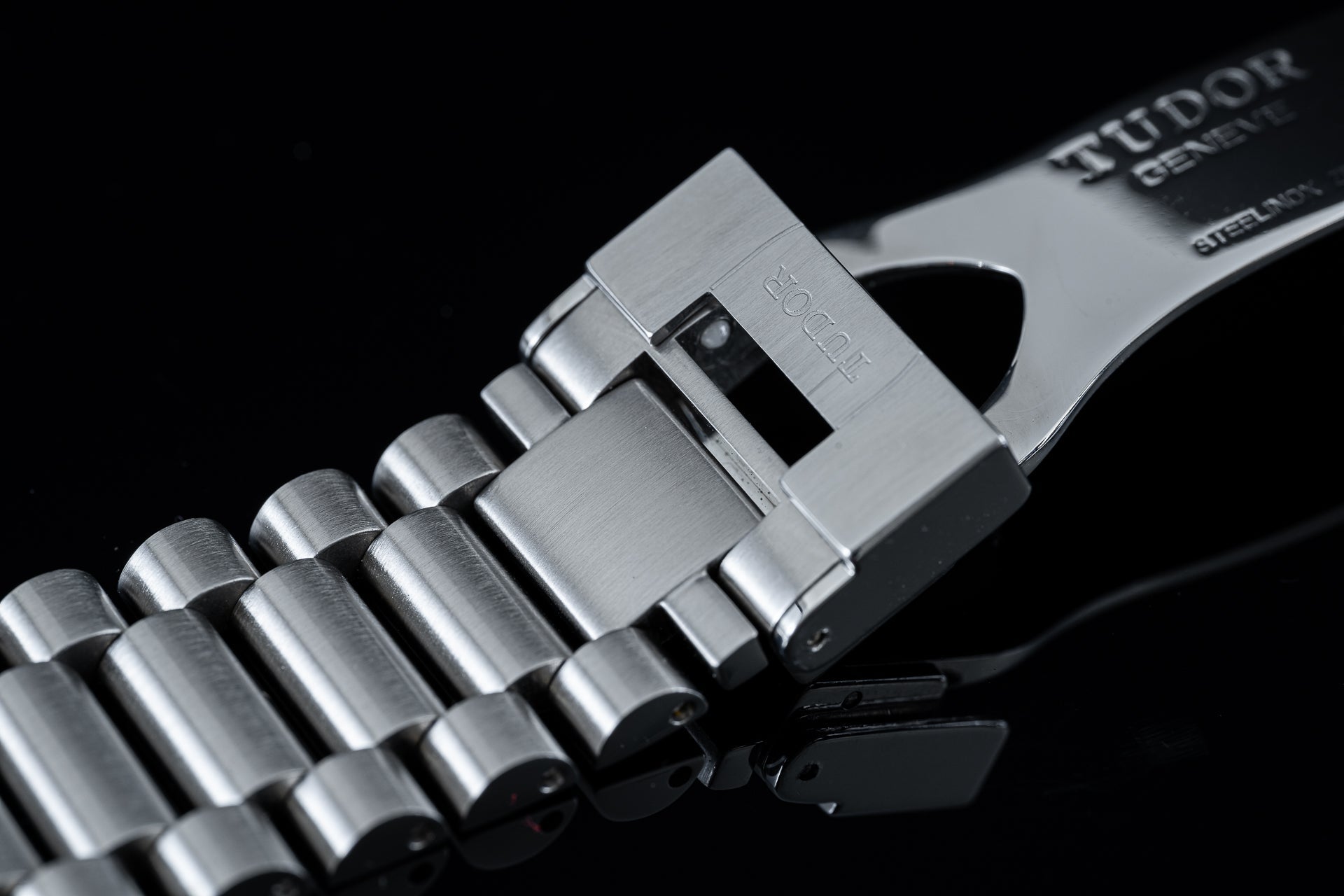 Stainless steel watch bracelet with adjustable links and clasp for Tudor Black Bay 41mm timepiece