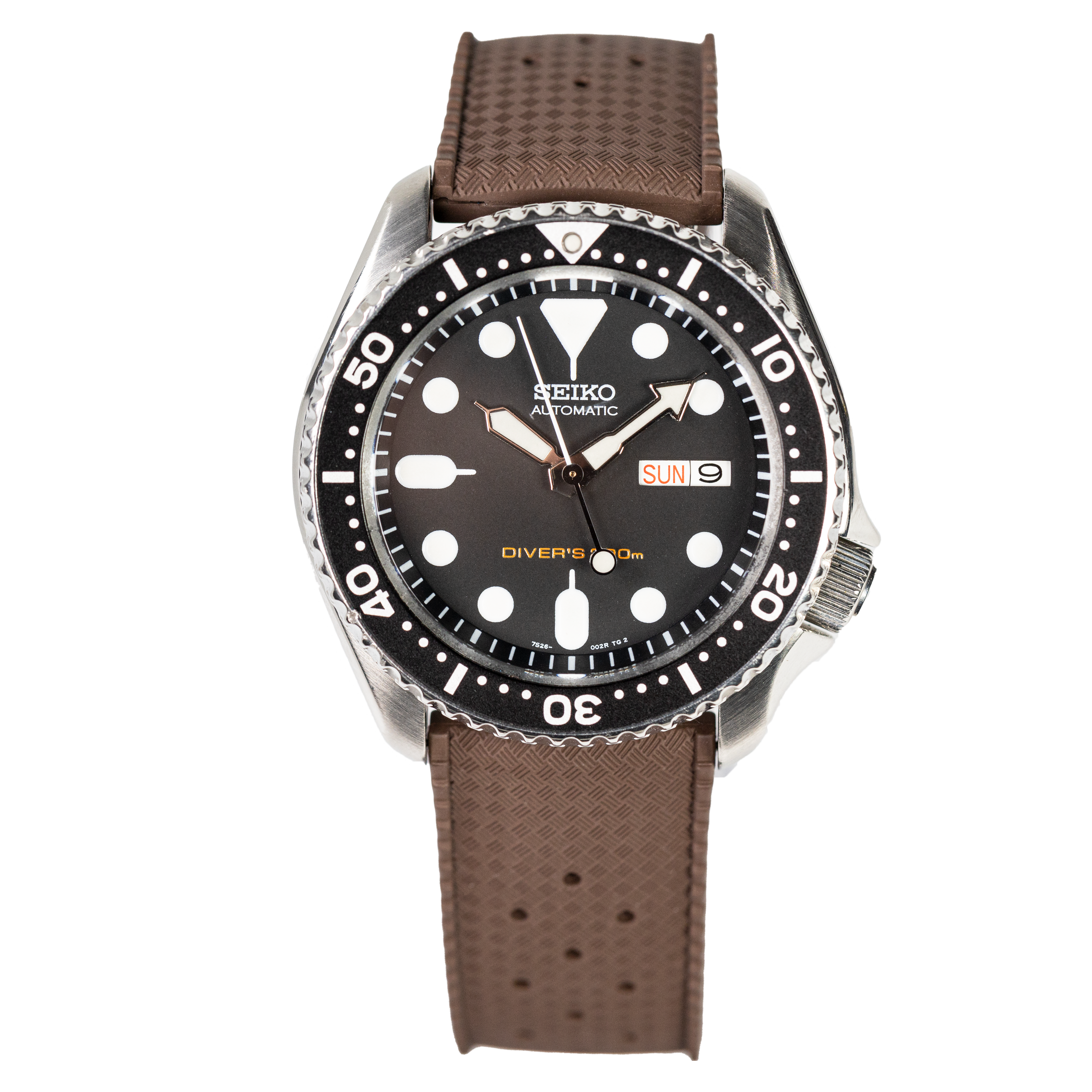 Seiko automatic dive watch with black dial, stainless steel case, brown FKM rubber strap and day-date window