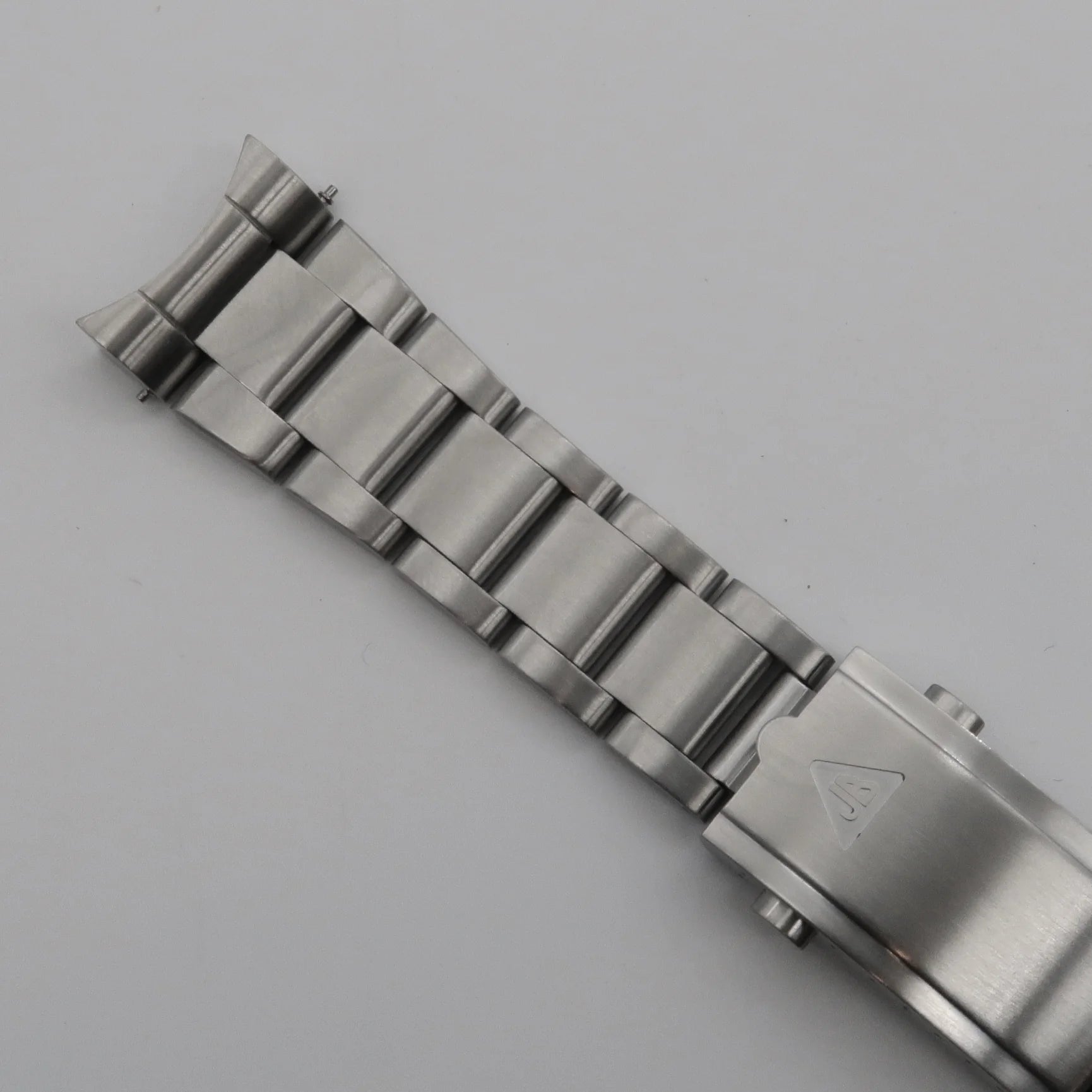 Stainless steel watch bracelet for Seiko SKX and Seiko 5 Sport with solid end links and tapered design