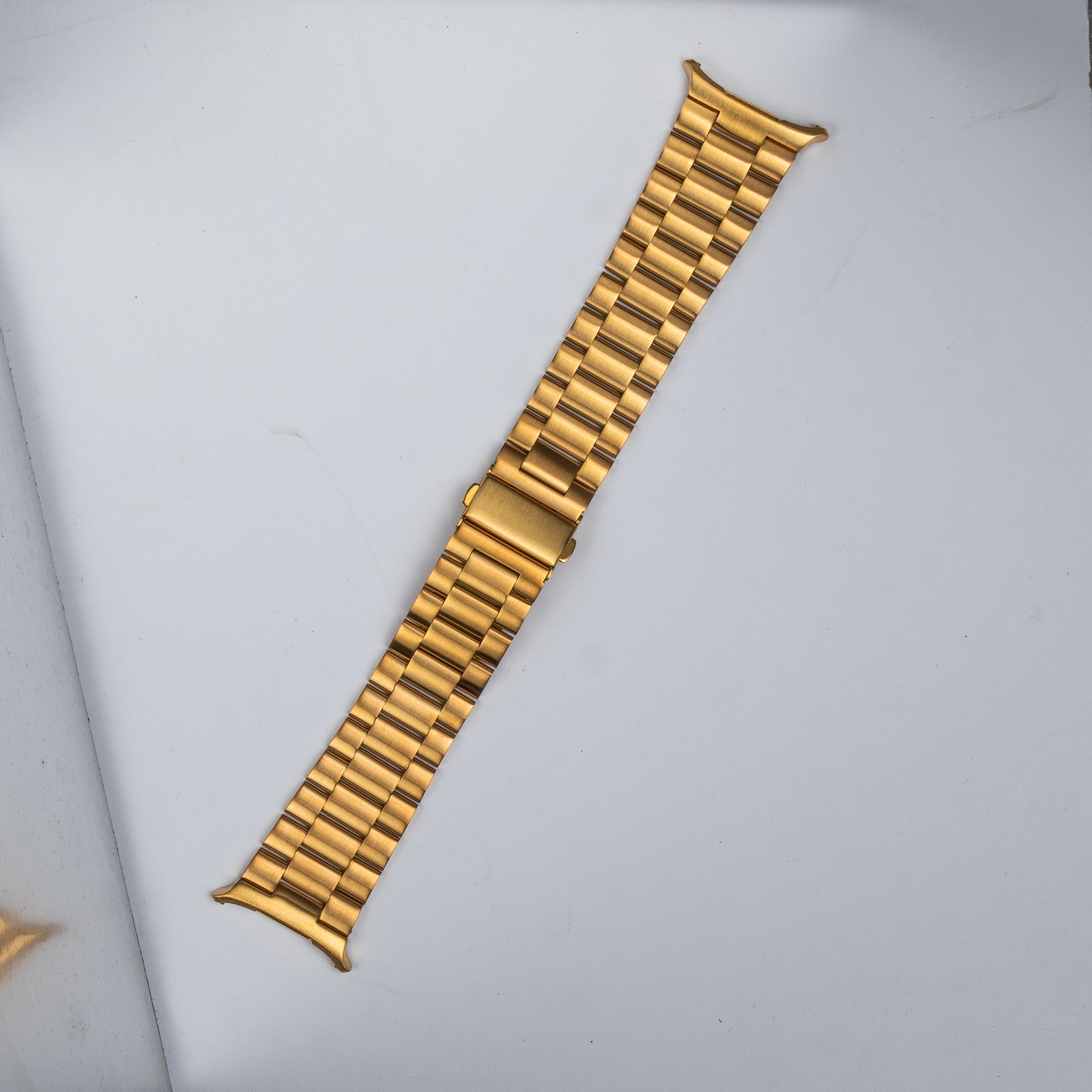 Gold stainless steel bracelet band for smartwatch with link design and adjustable clasp connector
