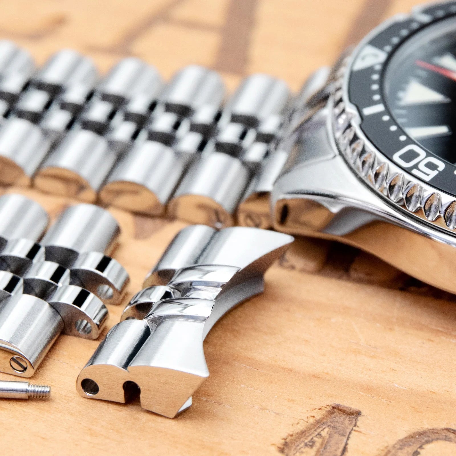 Strapcode Super-J Louis JUB Boyer stainless steel bracelet for Orient Kamasu dive watch with solid end links