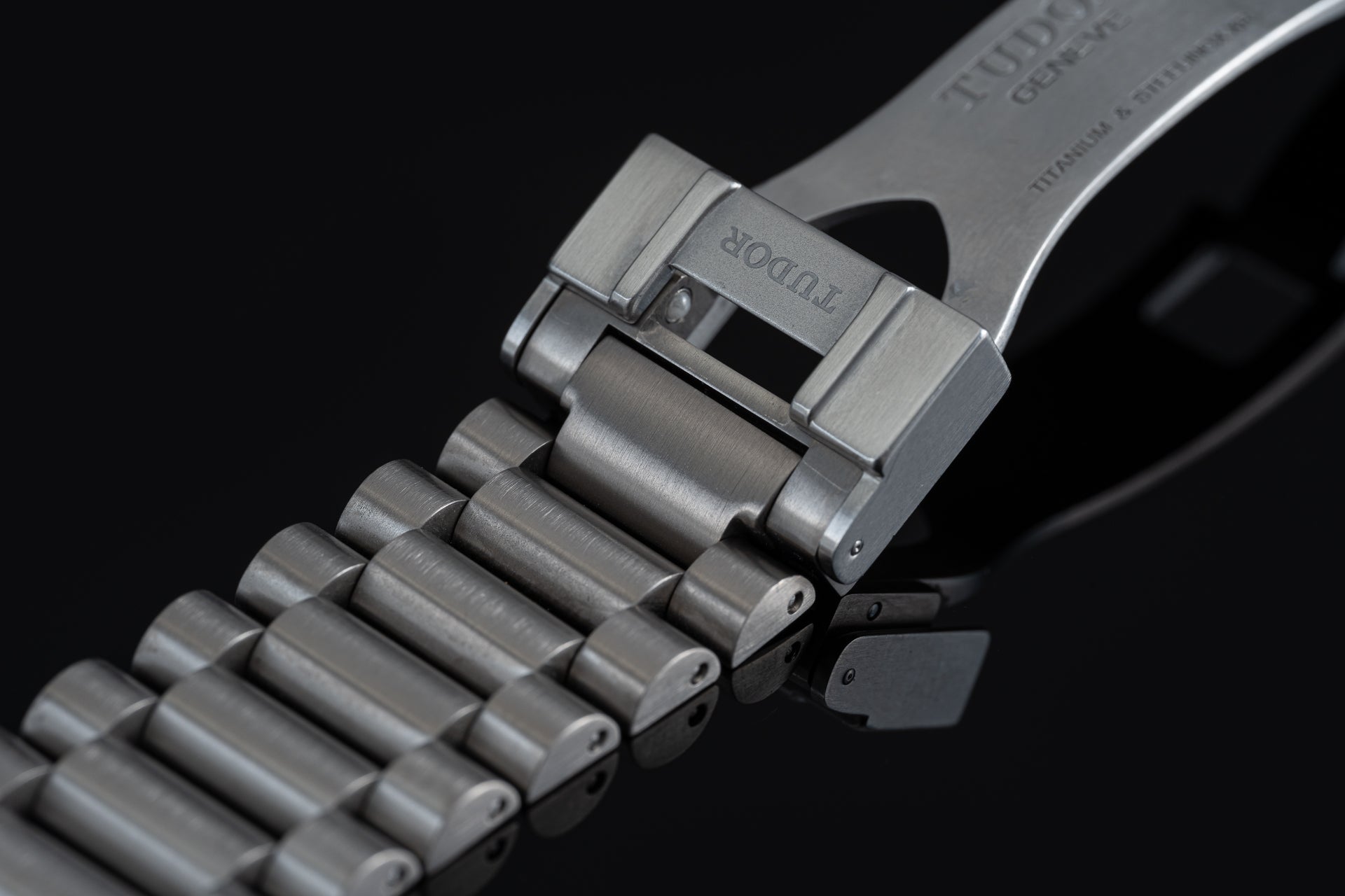 Titanium US1450 bracelet with secure clasp attachment compatible with Tudor Pelagos 42mm dive watch