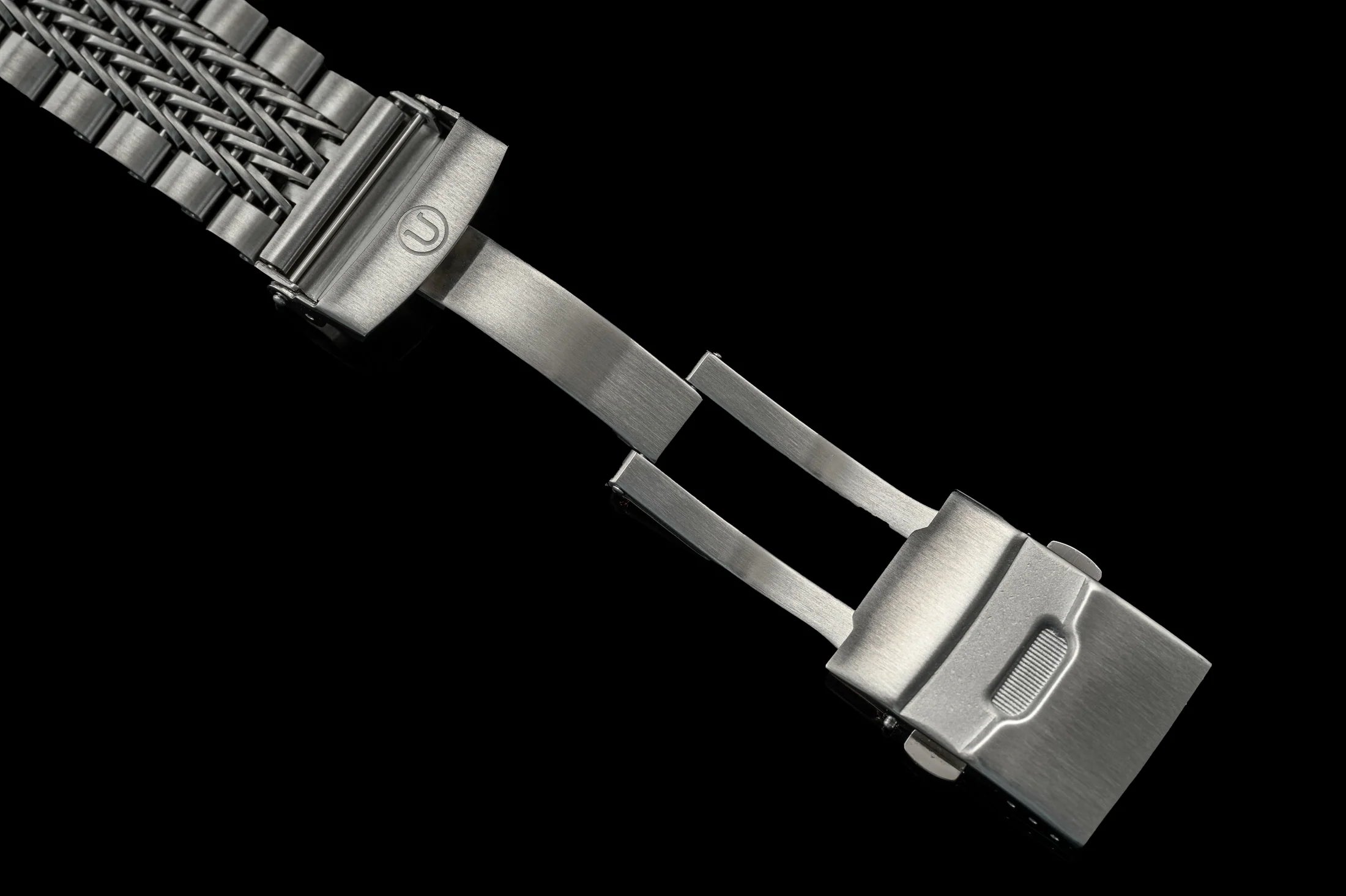 Stainless steel watch bracelet with solid end links and razor-wire design center links for Seiko Samurai watches