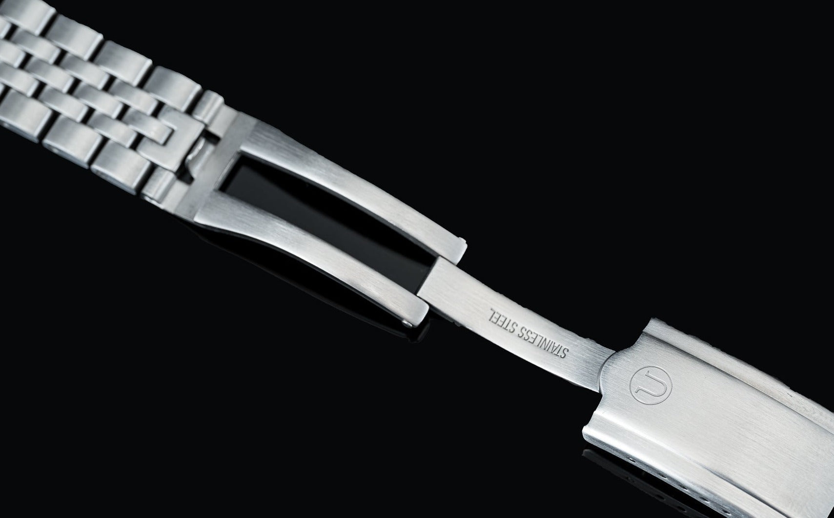 Stainless steel bracelet for Seiko SPB31x Slim Turtle dive watch with solid end links and secure clasp closure