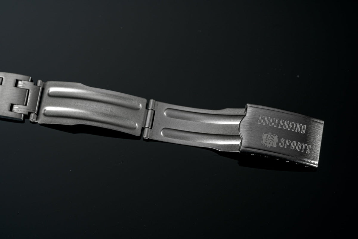 Stainless steel Seiko Speedtimer sports watch bracelet with engraved buckle clasp for vintage 6139-600x and 6139-603x models