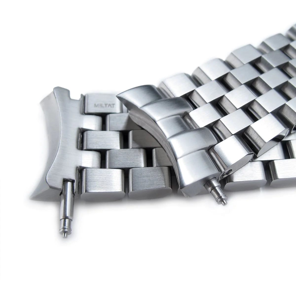 Stainless steel Super Engineer II watch bracelet for Seiko SKX007 with solid links and secure clasp detail