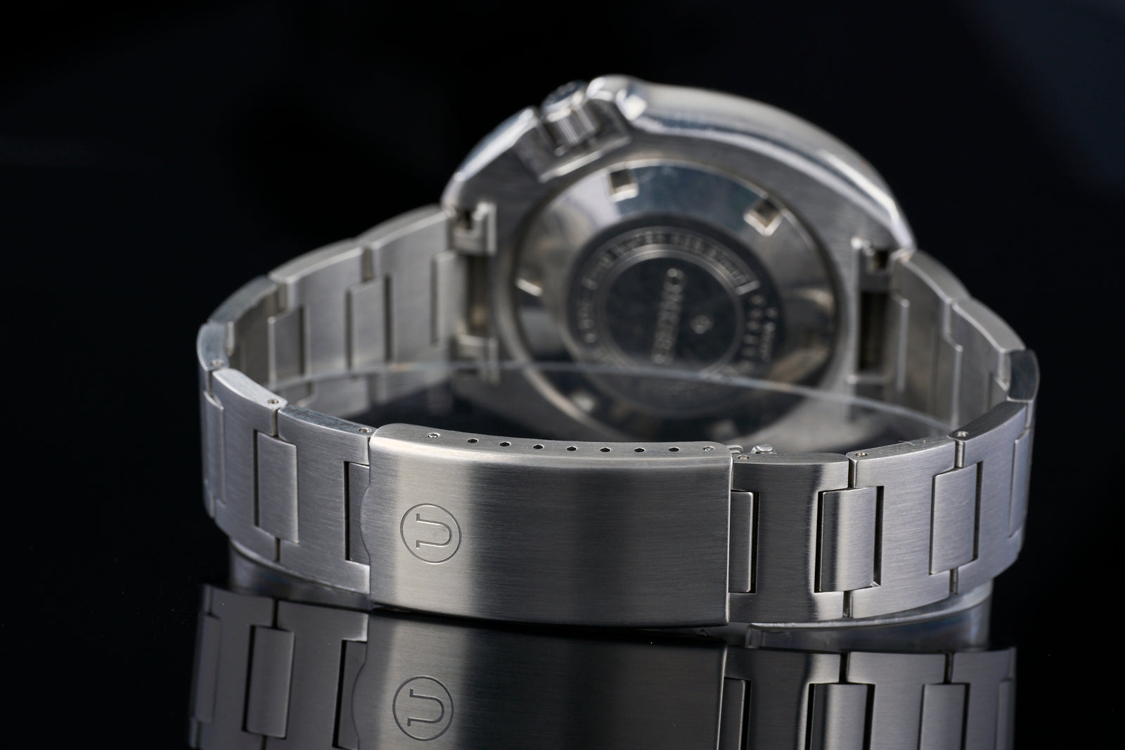 Stainless steel H-Link bracelet for Seiko 6105 dive watch with brushed finish and fold-over clasp