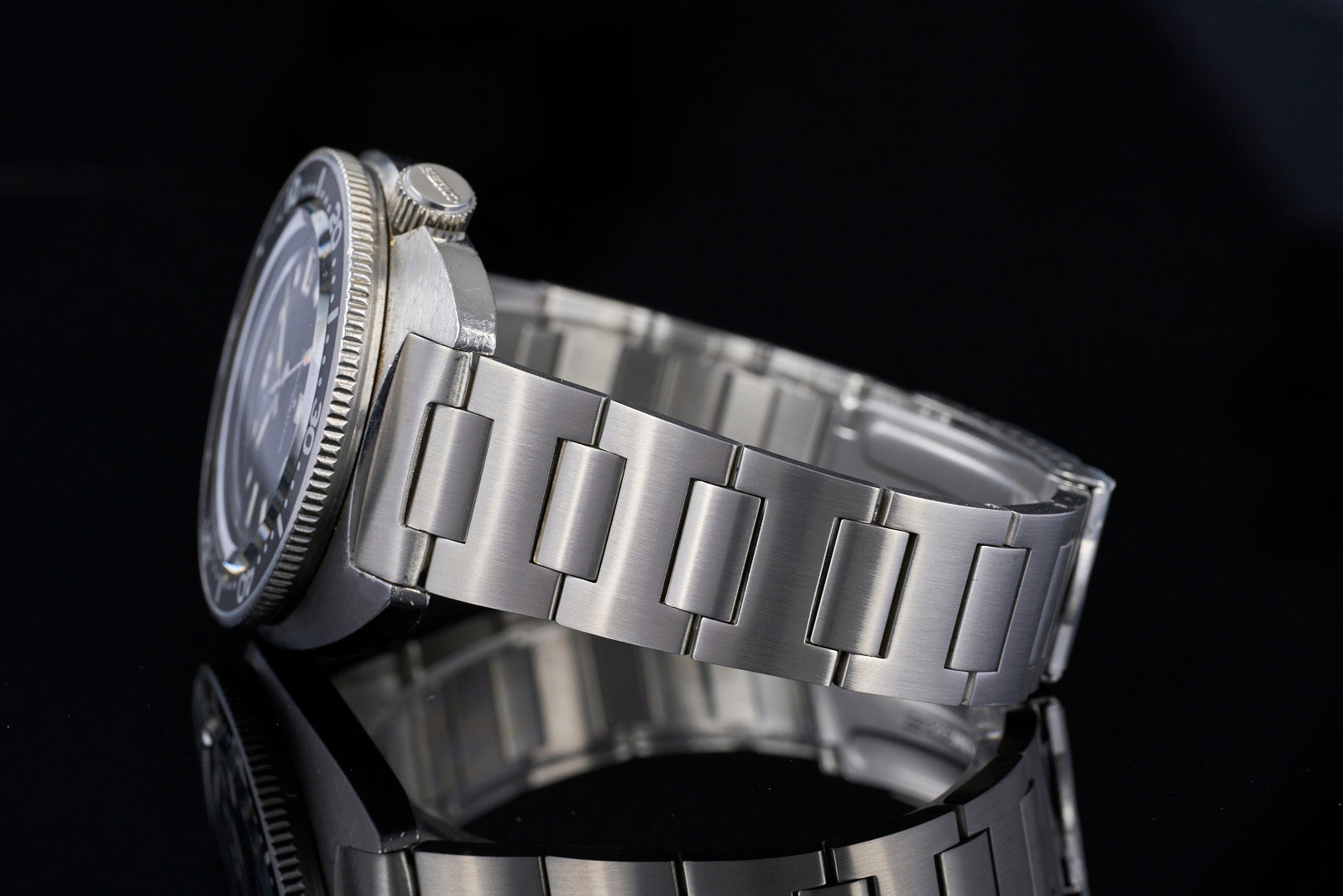 Stainless steel H-Link bracelet for Seiko 6105 watch with solid end links and polished center links