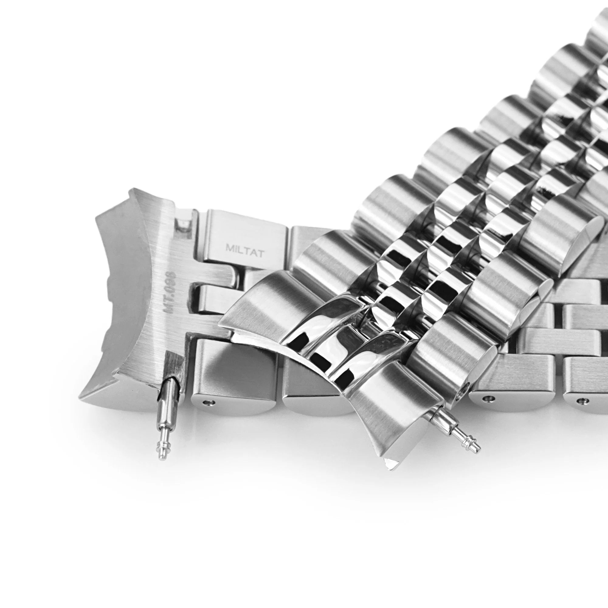 Strapcode Angus-J Louis steel bracelet for Tudor Black Bay 41 with 22mm lug width, showing polished links and secure clasp