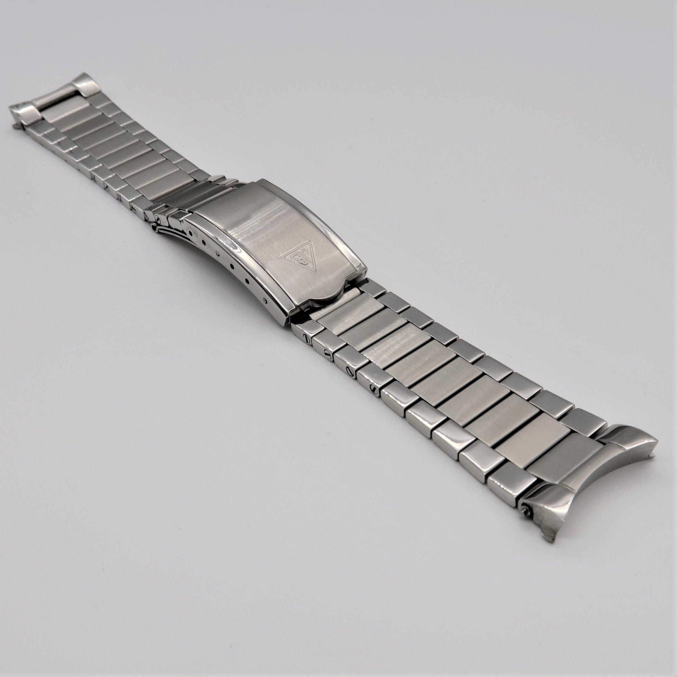 Stainless steel flat link bracelet for Omega Seamaster pre-2018 models with deployant clasp