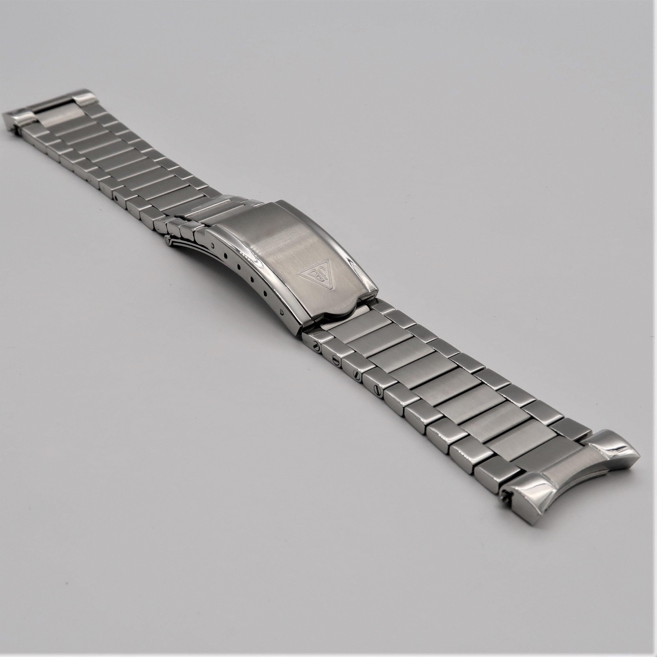 Stainless steel flat link bracelet for Omega Seamaster with deployant clasp and end links, post-2018 models