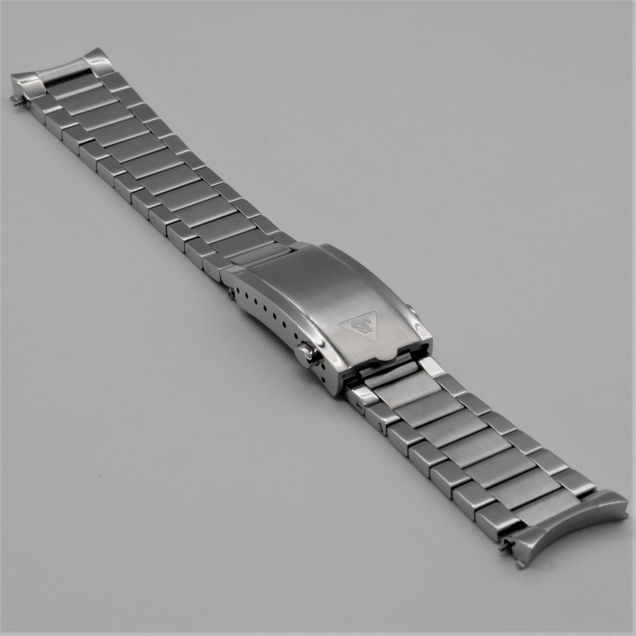 Stainless steel flat link bracelet for Omega Seamaster watch with solid end links and deployant clasp