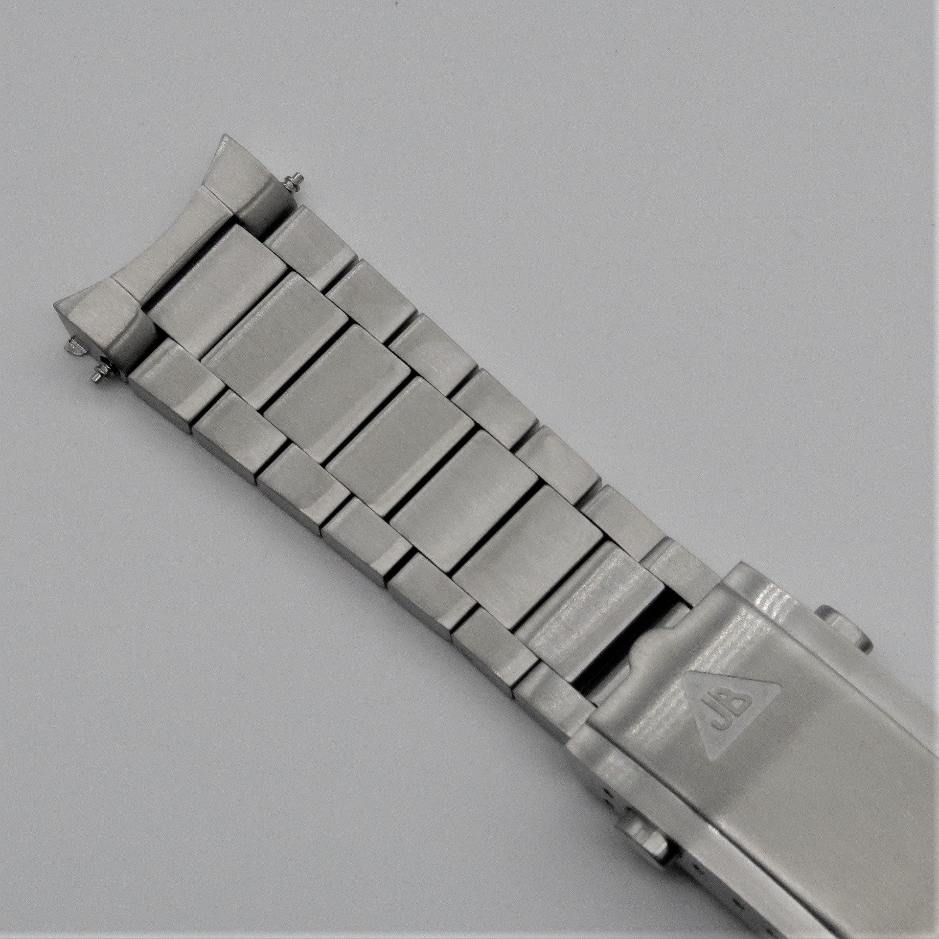 Stainless steel flat link bracelet with solid end links and adjustable clasp, compatible with modern Omega Seamaster watches