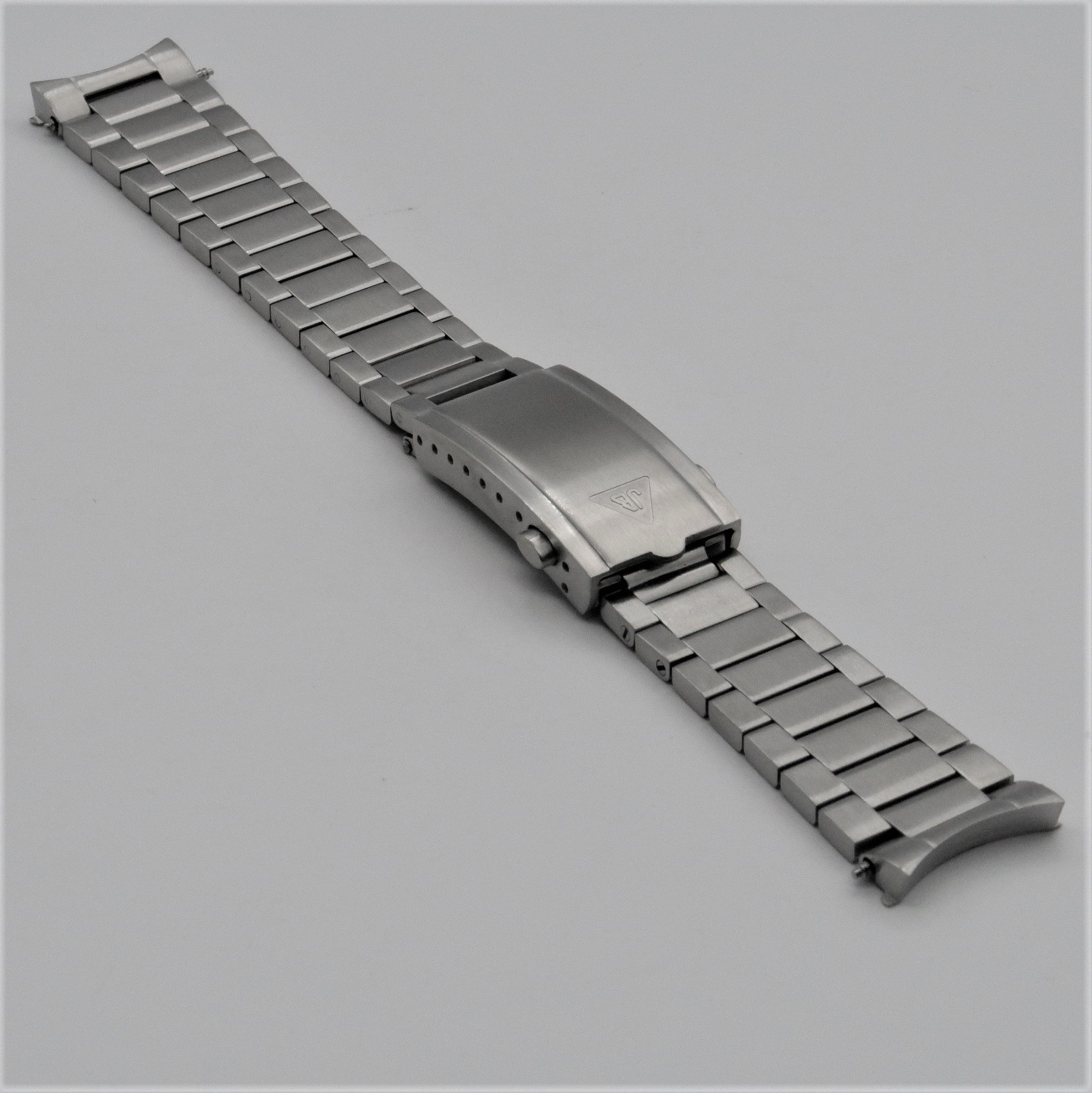 Stainless steel flat link bracelet for Omega Seamaster watch with brushed finish and integrated clasp