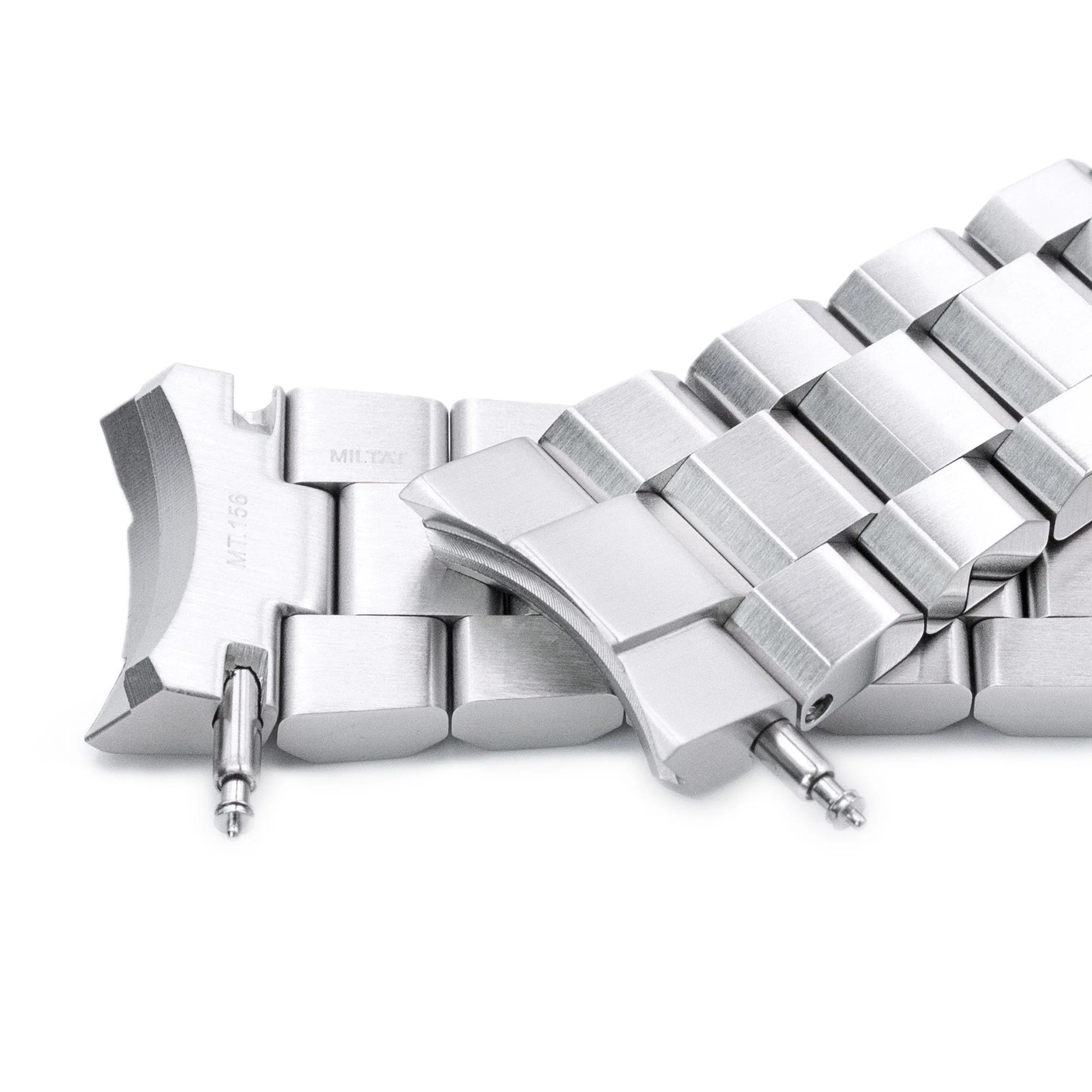 Stainless steel hexad bracelet with curved end links for Seiko King Samurai dive watch, 22mm wide, featuring brushed and polished finish