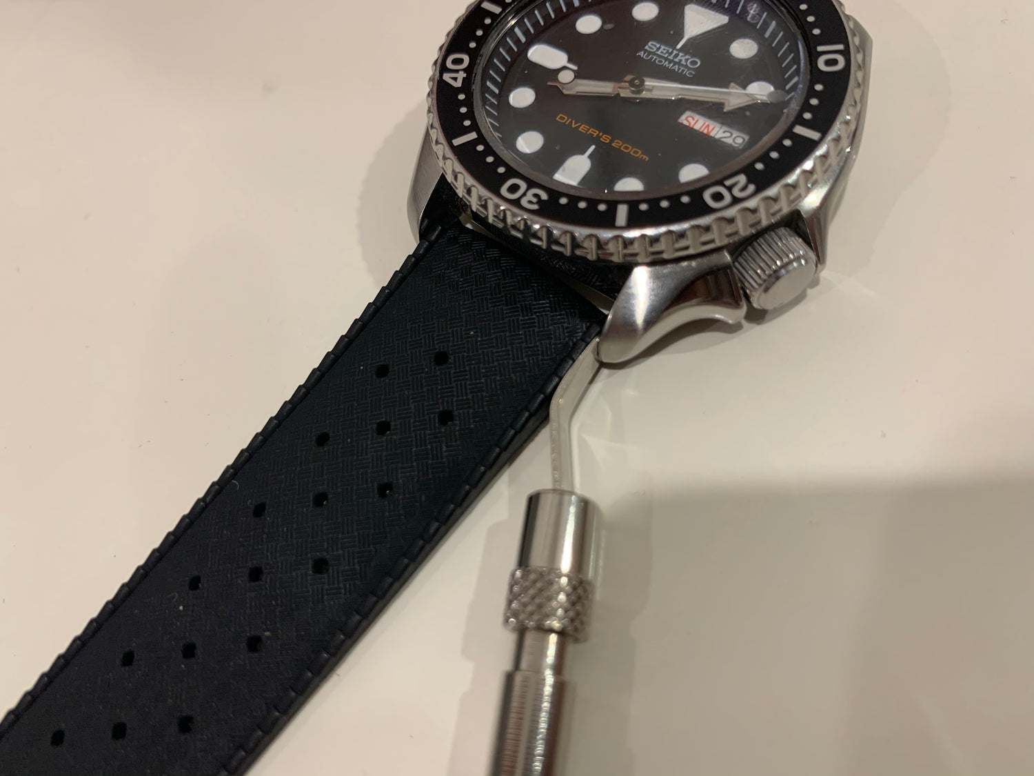 How to change seiko watch strap best sale