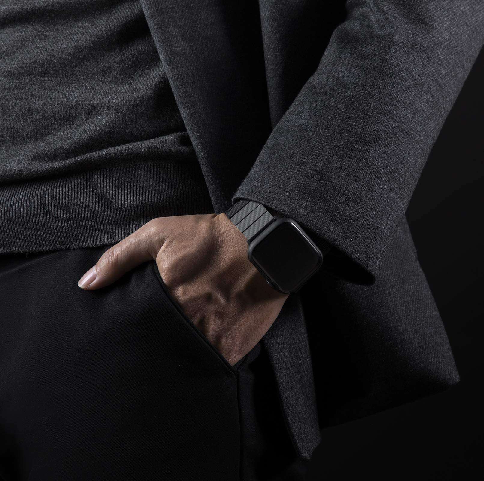 [Fitbit Versa 3 & 4/Sense 1 & 2] Carbon Fibre Bracelet - Black