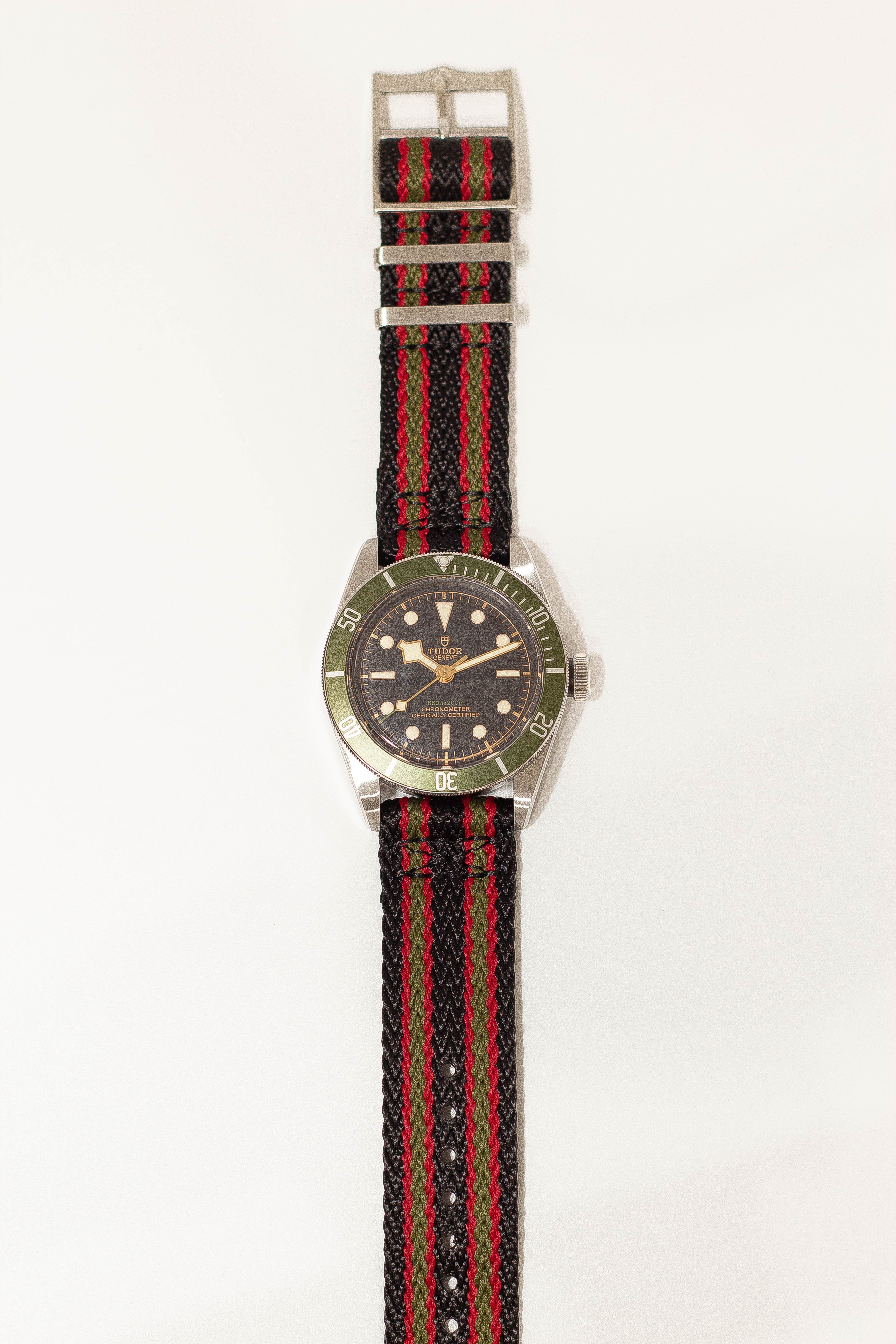 [Tissot Prx 40] Sharktooth Militex - Vintage Bond (Black/Red/Green)